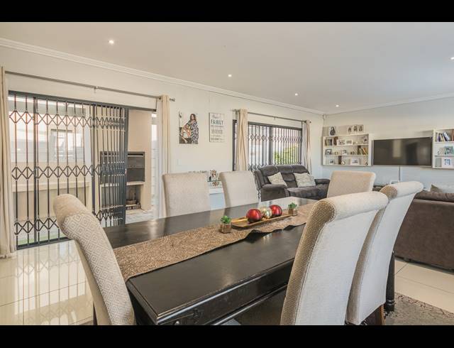 4 BEDROOM FREEHOLD FOR SALE IN PARKLANDS NORTH